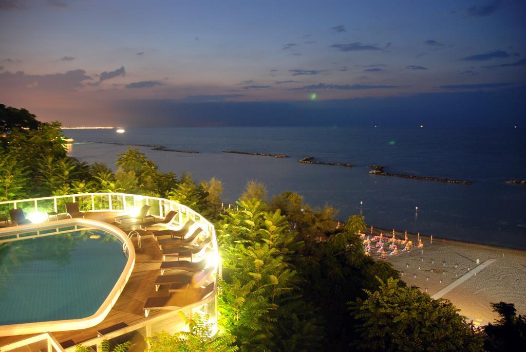 Hotel Sans Souci Gabicce Mare Exterior foto